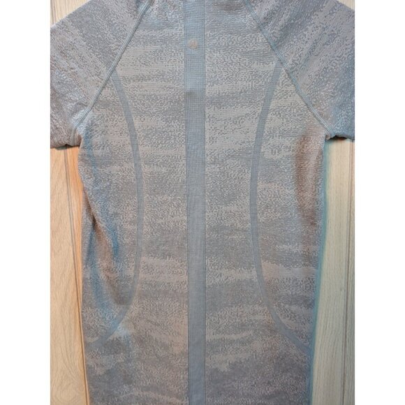 Lululemon Women's Size 6 Blue Swiftly Tech Short Sleeve Activewear T-Shirt - Picture 5 of 7